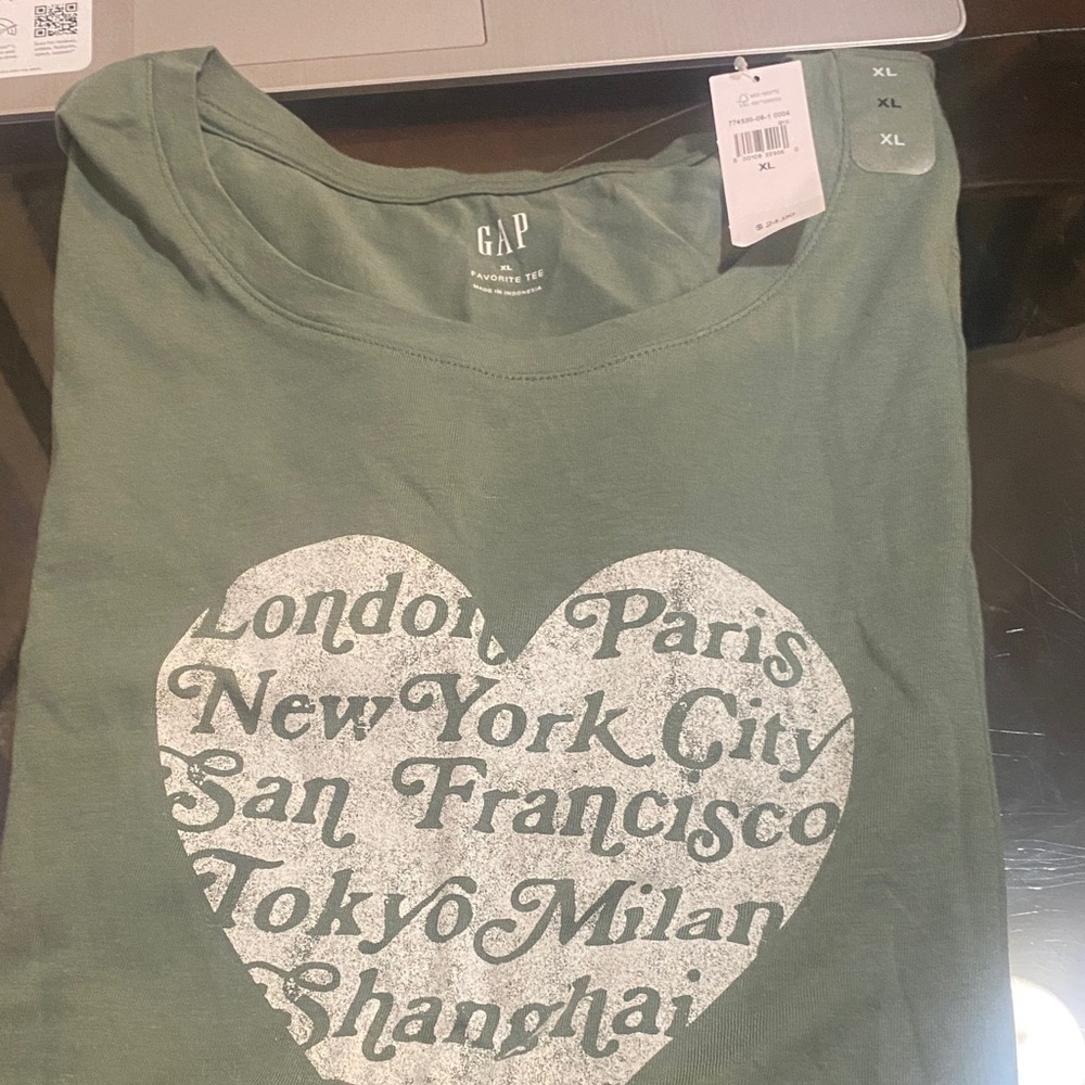 GAP Olive Heart Graphic Tee